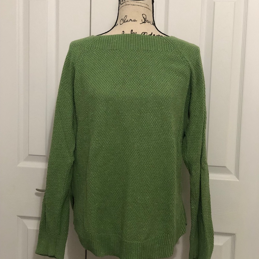 Green/white speckled sweater